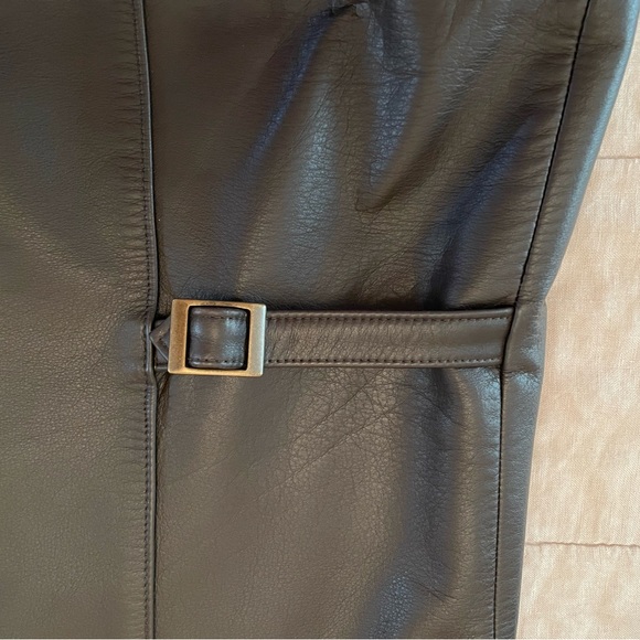 Eddie Bauer, rich brown leather jacket, size 2x, in excellent condition. - Picture 6 of 6